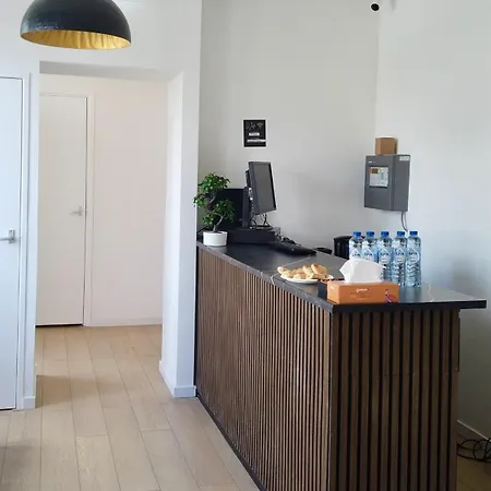 Y Амстердам