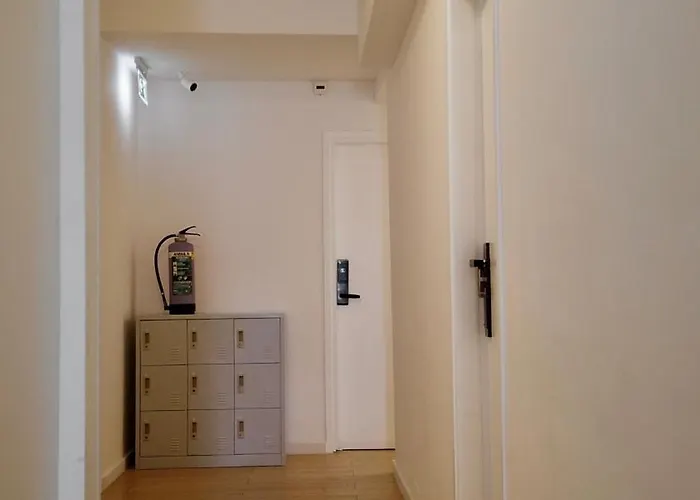 Y * Амстердам